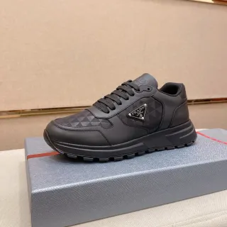Prada Cloudbust ऑल-ब्लैक लेदर लाइफस्टाइल स्नीकर
