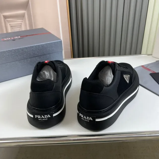 Prada Cloudbust 黑色网面和皮革平台生活方式运动鞋 6