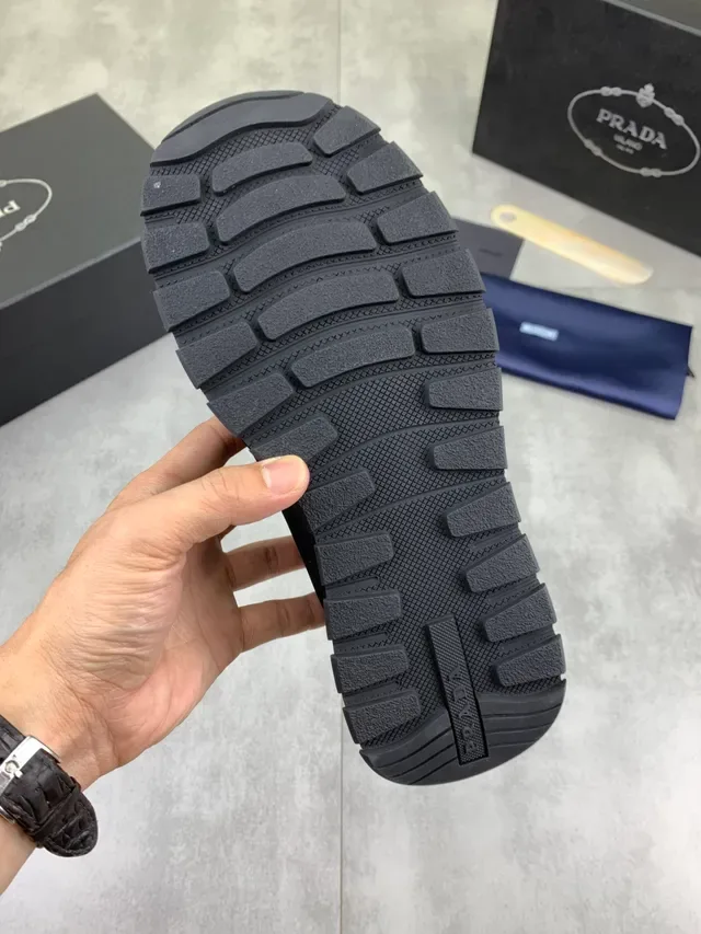 Prada Cloudbust Tênis Lifestyle Preto Material Misto Parte Superior Glossy Patent Toe Cap 3