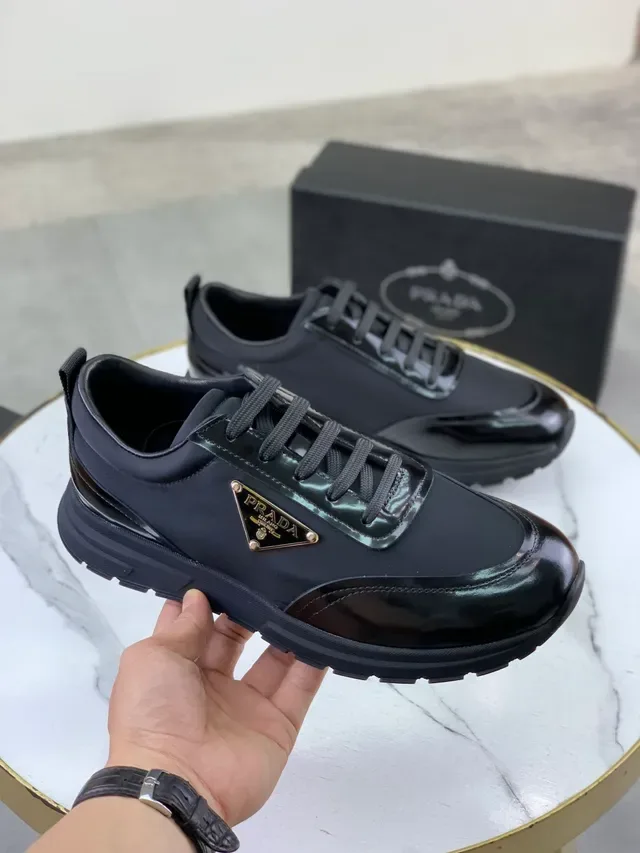 Prada Cloudbust Tênis Lifestyle Preto Material Misto Parte Superior Glossy Patent Toe Cap 4
