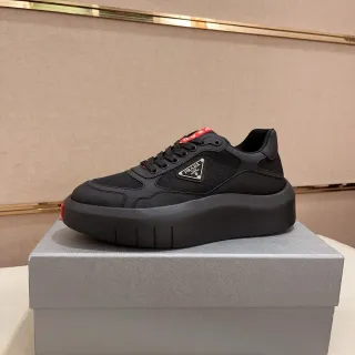 Prada Cloudbust काला लाल प्लेटफॉर्म सोल मेश-सिंथेटिक हाइब्रिड अपर लाइफस्टाइल स्नीकर