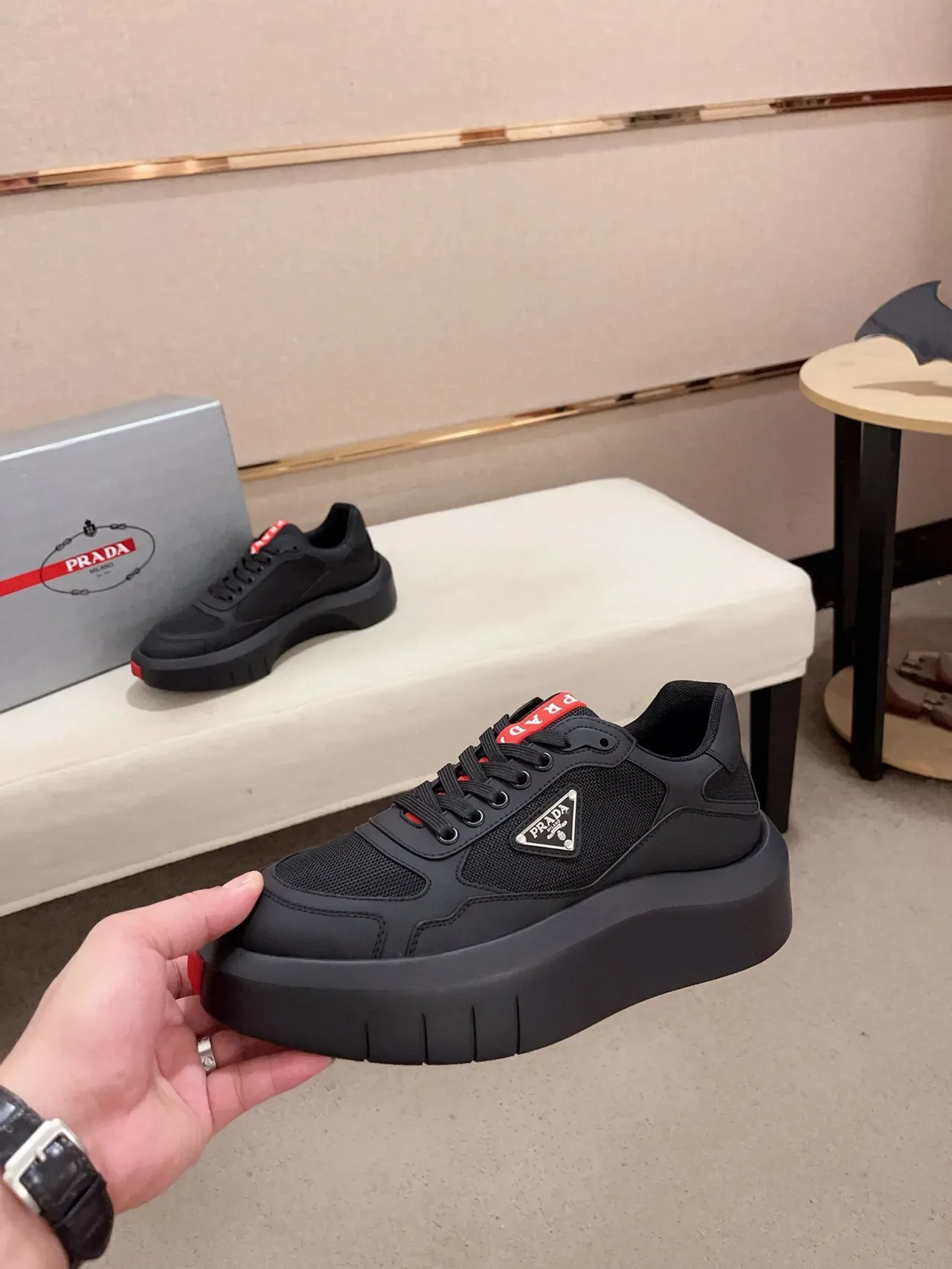 Prada Cloudbust Noir Rouge Semelle plateforme Upper hybride mesh-synthétique Sneakers lifestyle 3