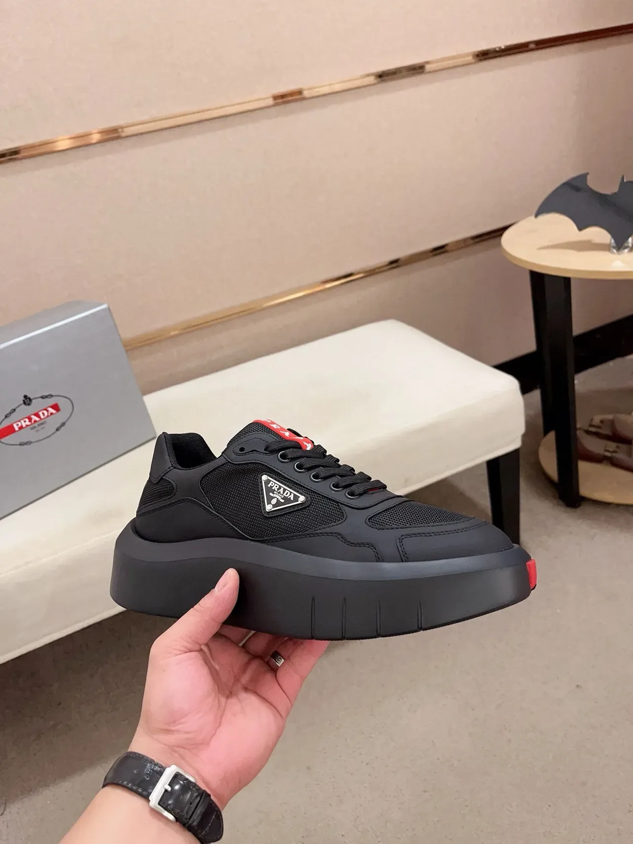 Prada Cloudbust Noir Rouge Semelle plateforme Upper hybride mesh-synthétique Sneakers lifestyle 4
