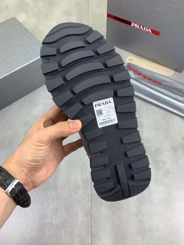 Prada Cloudbust ধূসর স্যুয়েড এবং টেক্সটাইল লাইফস্টাইল স্নিকার্স 2