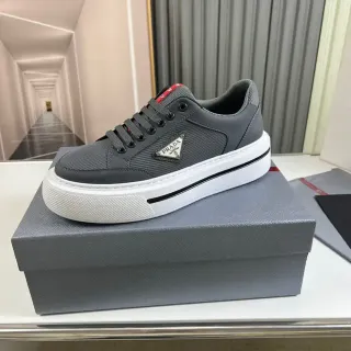 Prada Cloudbust 灰白色 低帮 网布和合成革上层 生活休闲鞋