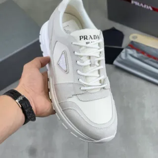 Prada Cloudbust हल्का भूरा और ऑफ-व्हाइट लाइफस्टाइल स्नीकरज़