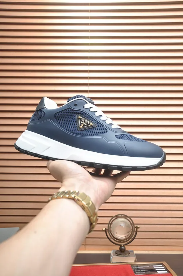Prada Cloudbust Navy e Branco Tênis Lifestyle 2