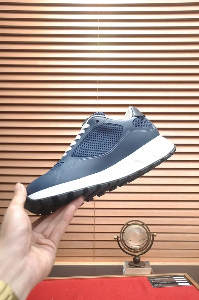 Prada Cloudbust Navy e Branco Tênis Lifestyle 5