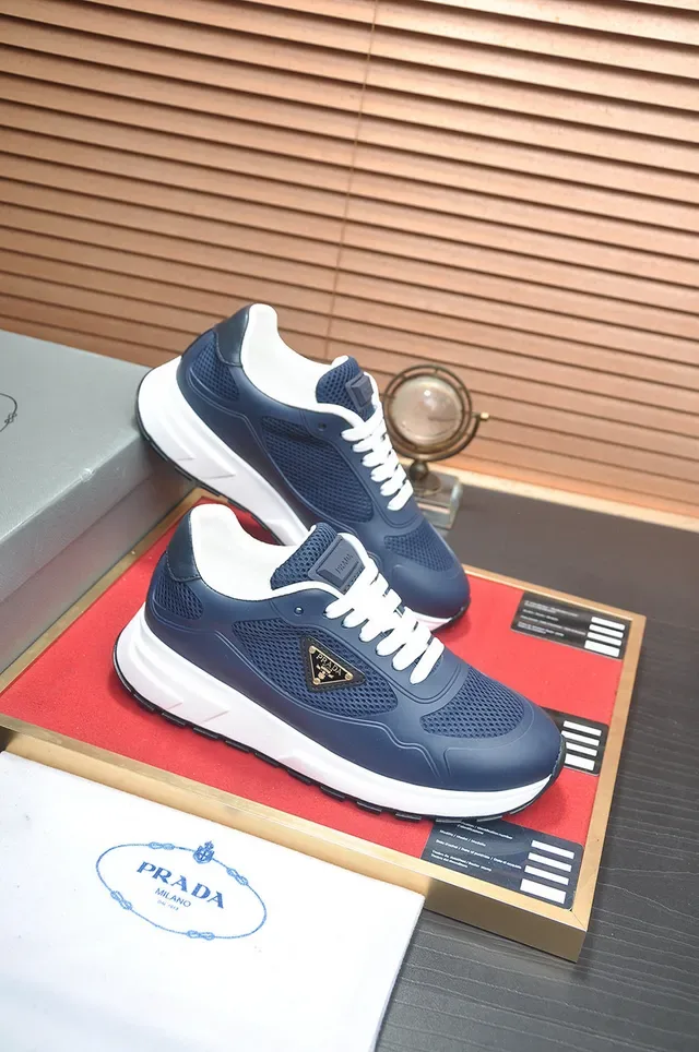Prada Cloudbust Navy e Branco Tênis Lifestyle 6