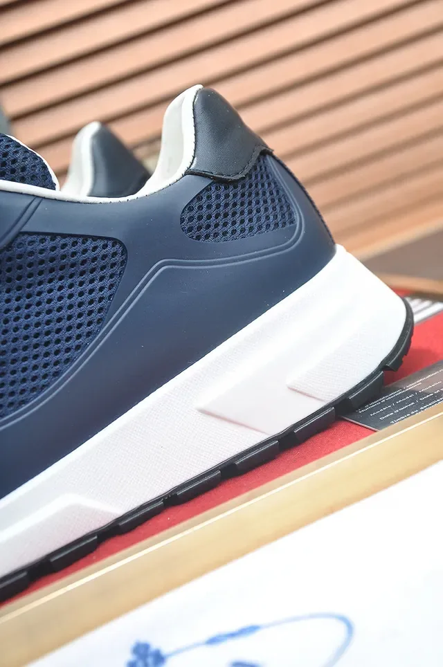 Prada Cloudbust Navy e Branco Tênis Lifestyle 9