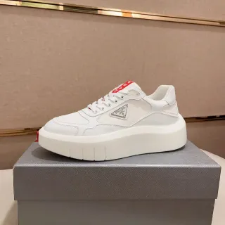 Prada Cloudbust सफेद लाल मोटी प्लेटफॉर्म सोल मिश्रित सामग्री अपर लाइफस्टाइल स्नीकर्स