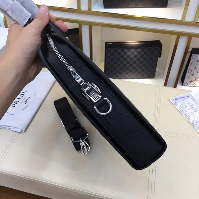 Prada Galleria 黑色银色粒面皮革三角形标志牌托特包 6