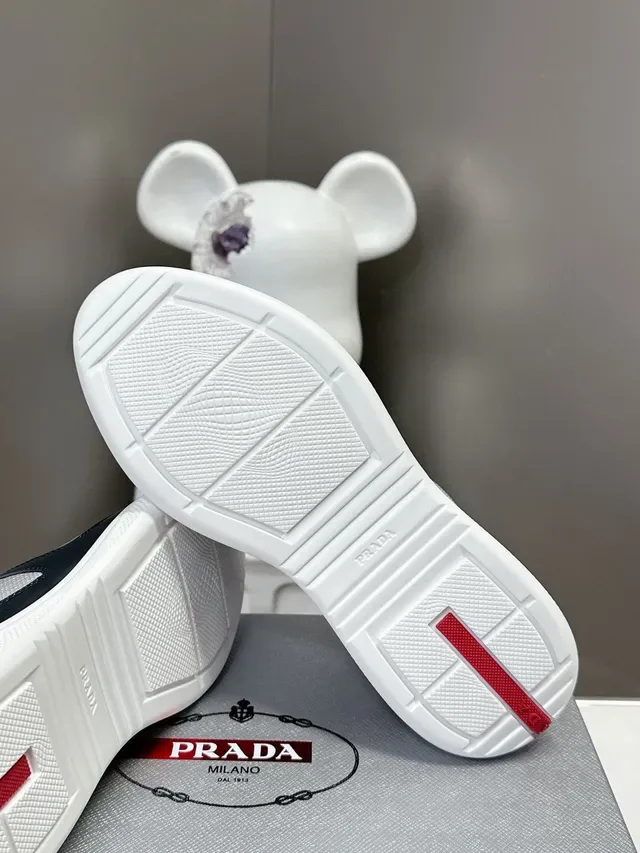 Prada Zapatillas Lifestyle Marino Plata Cuero Patent Brillante Punta Paneles Malla Laterales 9
