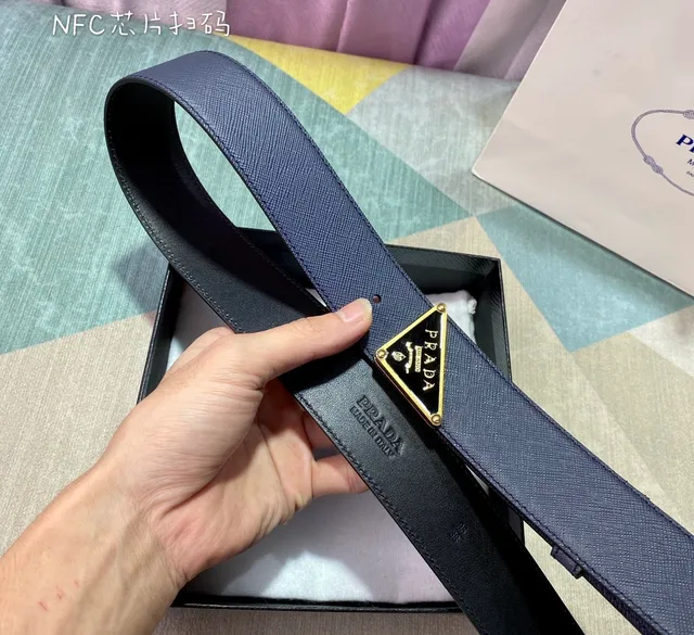 Prada 三角腰带 海军蓝 Saffiano 皮革腰带 5