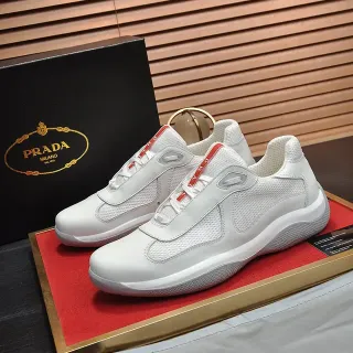 Prada 白红无鞋带一脚穿入网布和皮革拼接的生活方式运动鞋