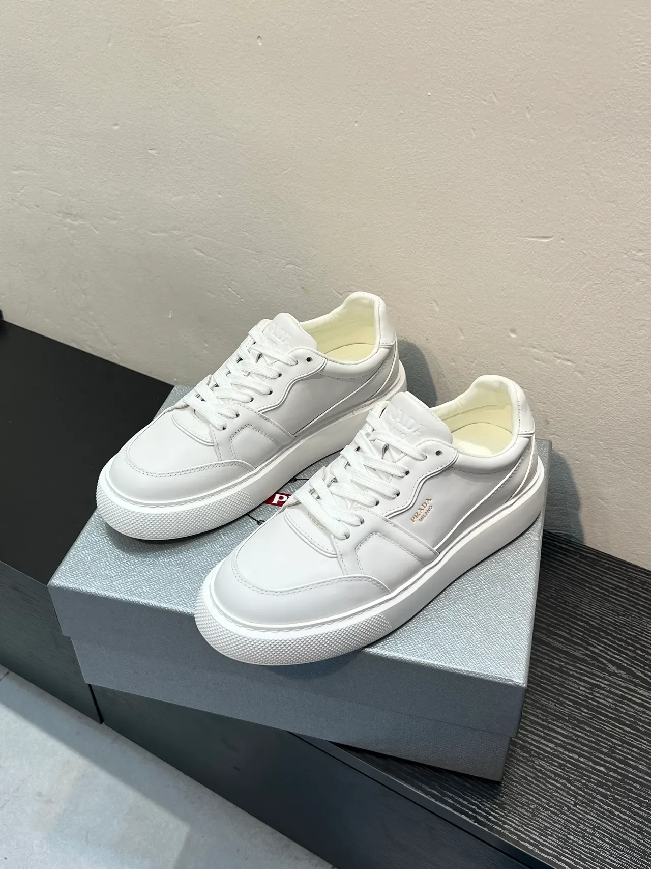 Prada Sneakers Lifestyle Cuir Lisse Semelle Plateforme Blanc 3