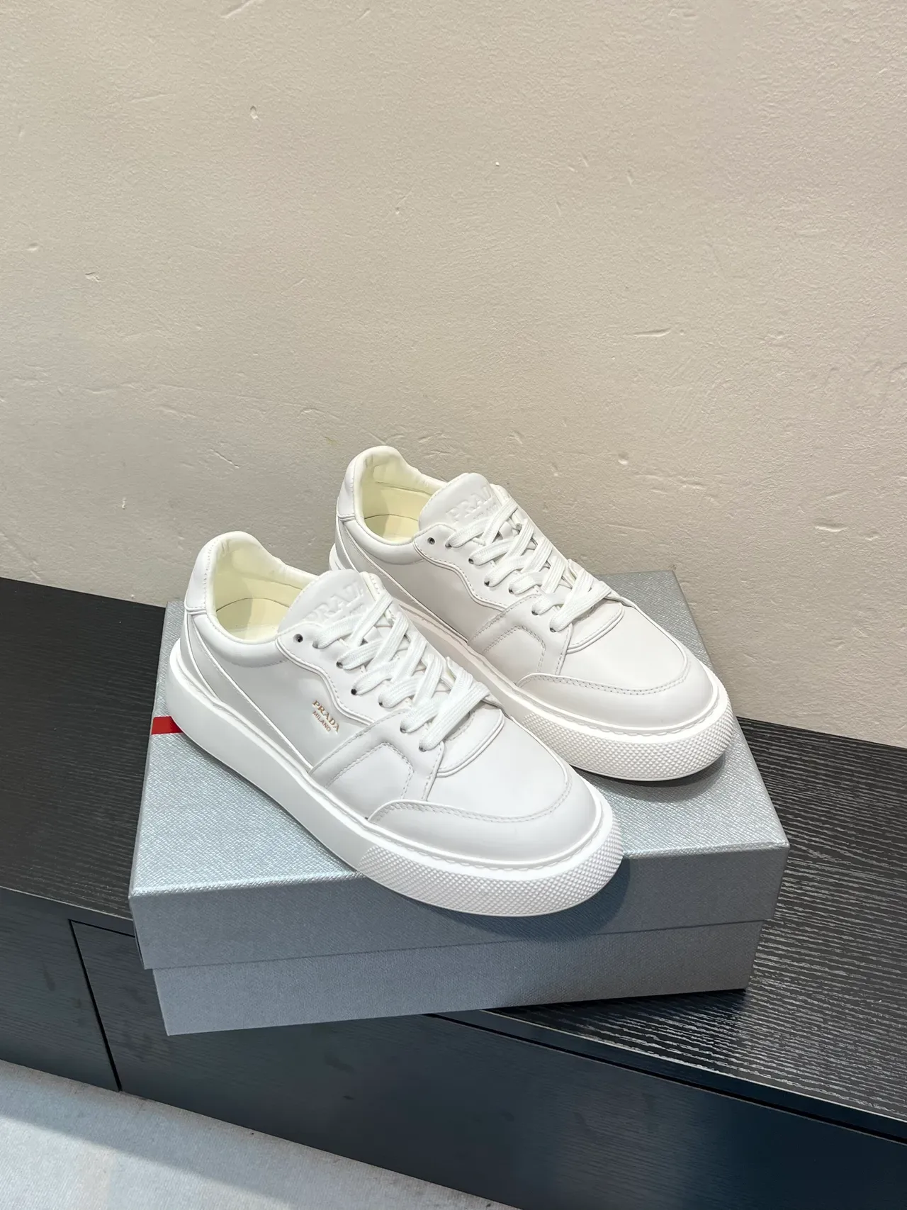 Prada Sneakers Lifestyle Cuir Lisse Semelle Plateforme Blanc 5