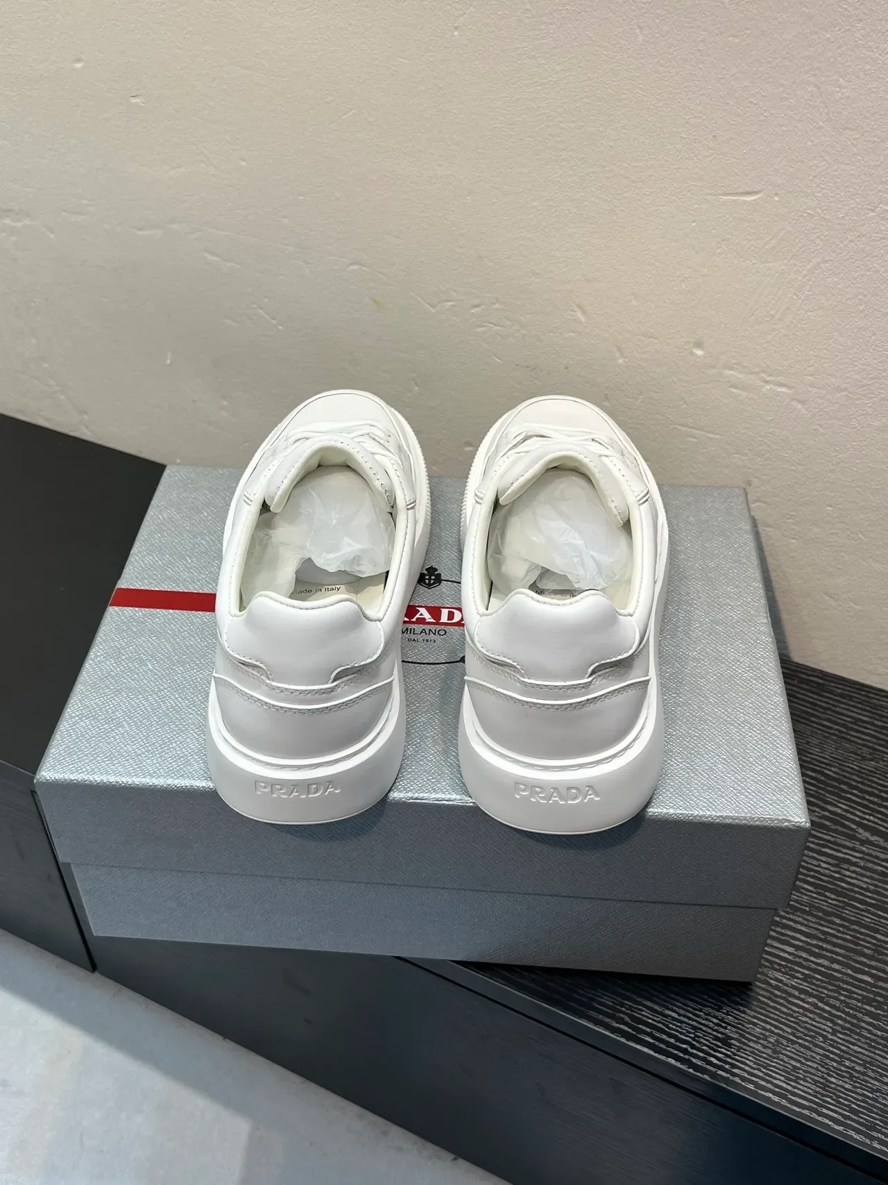 Prada Sneakers Lifestyle Cuir Lisse Semelle Plateforme Blanc 6