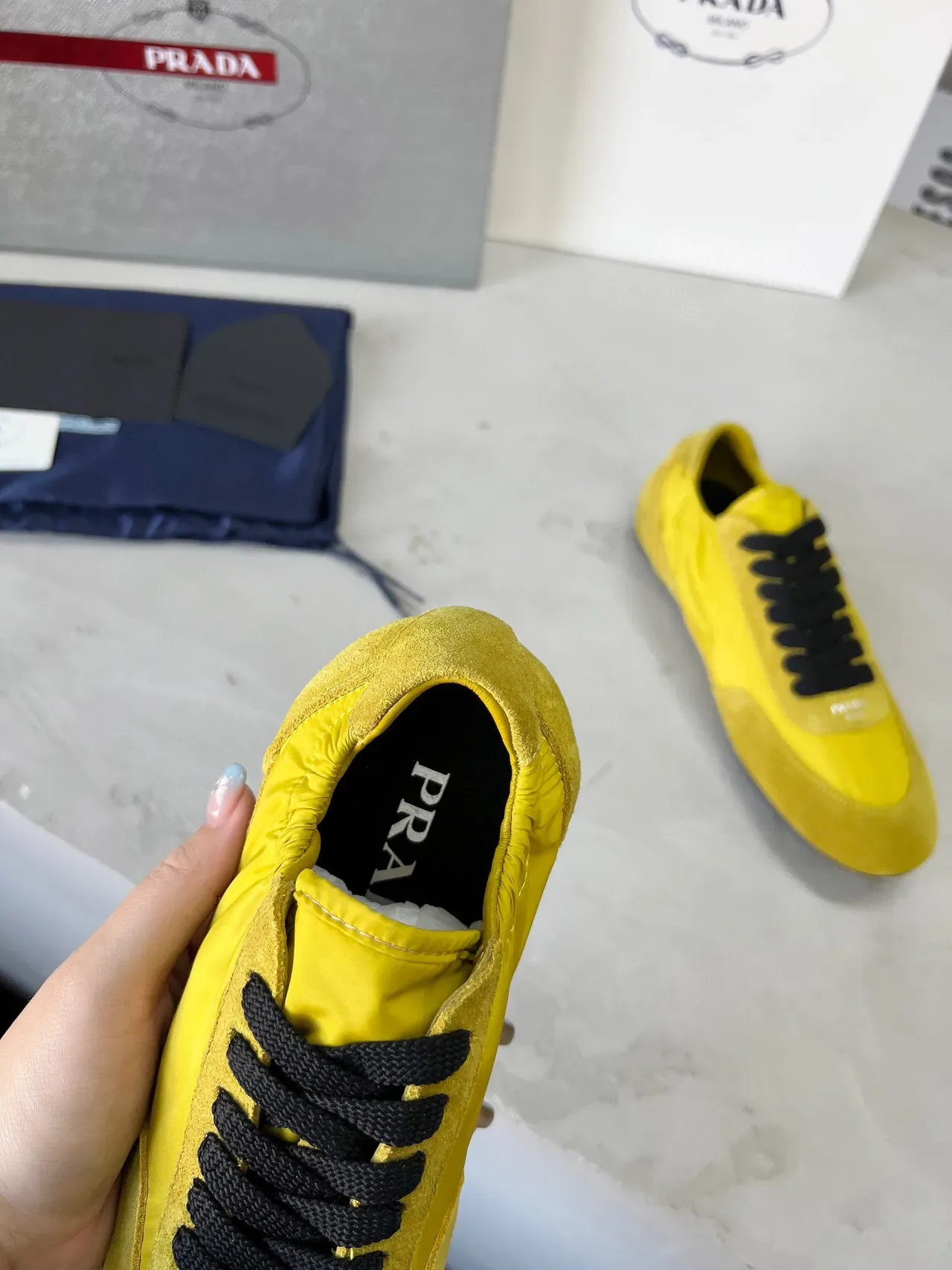 Prada حذاء لايف ستايل أصفر وأسود سويد-نايلون 6