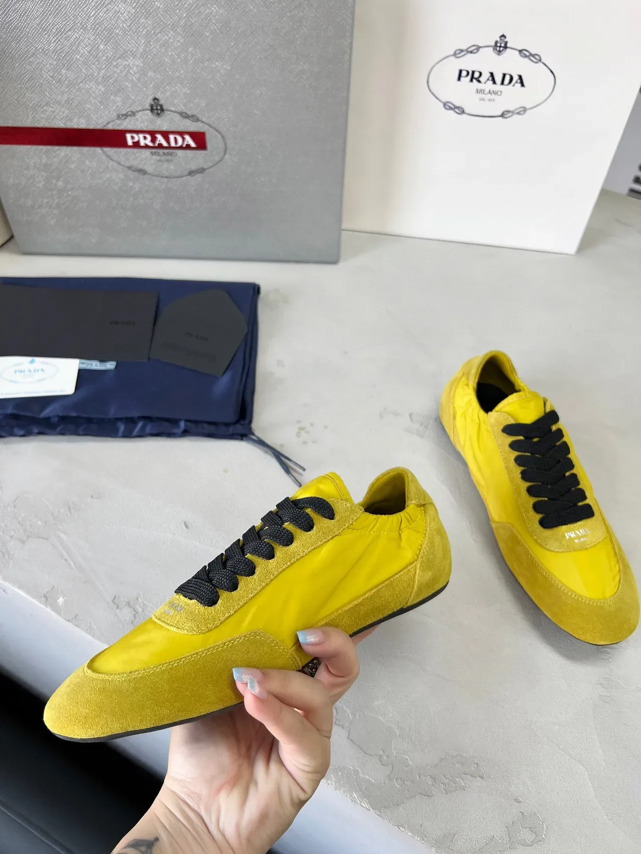 Prada حذاء لايف ستايل أصفر وأسود سويد-نايلون 8