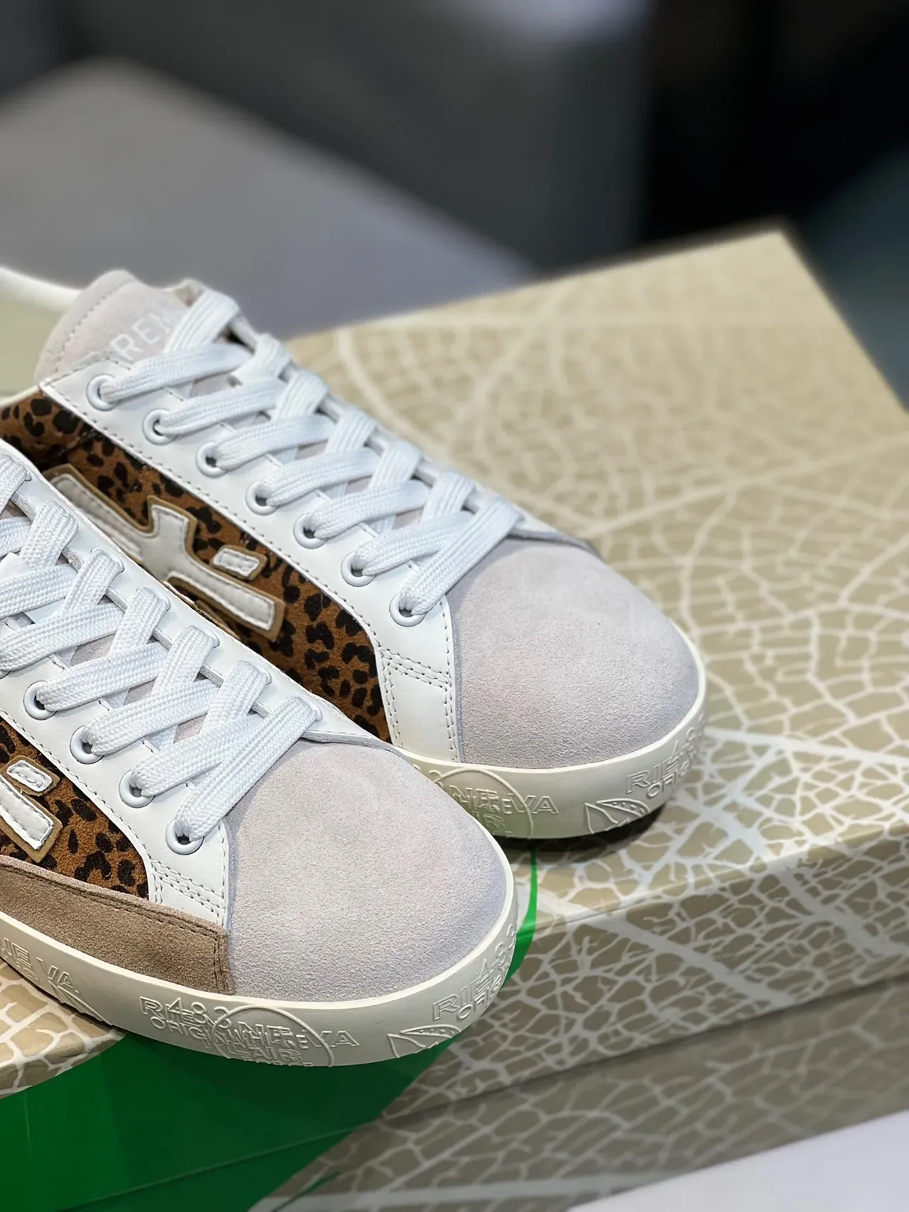 Premiata Lifestyle Sneaker Beige Marrón Panel Leopardo Oversized X-Logo Lifestyle Sneakers 8