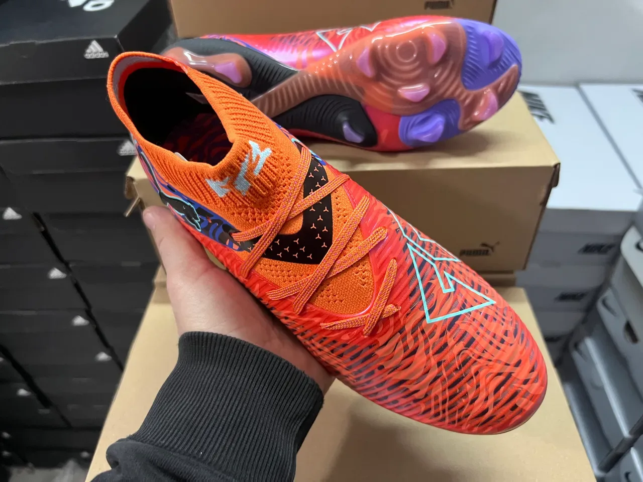 Puma 橙蓝 高切针织领 火焰图案图形叠加 草地足球鞋 6