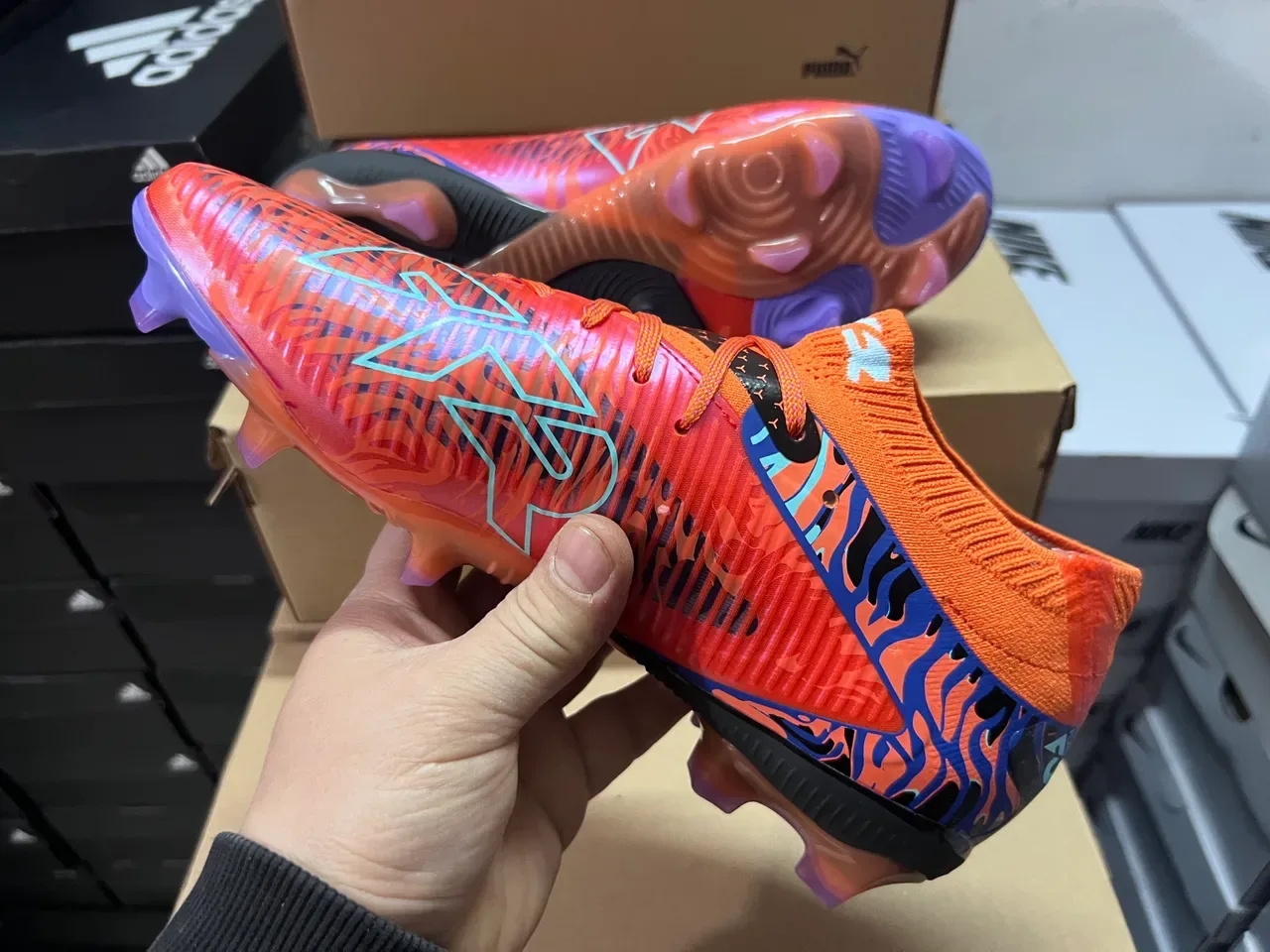 Puma 橙蓝 高切针织领 火焰图案图形叠加 草地足球鞋 7