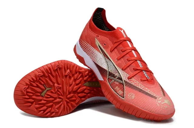 Puma লাল সোনা লো-কাট সিন্থেটিক নিট উপর টার্ফ ফুটবল জুতো 4