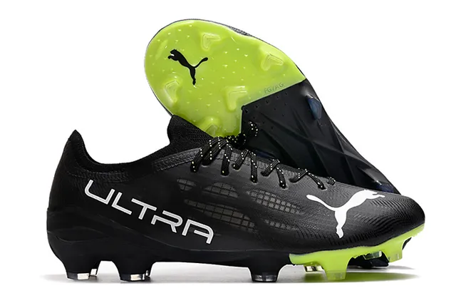 Puma Ultra Chaussures de football à semelle ferme, upper en knit à coupe basse, impression florale de fleur de cerisier en blanc et rose 13
