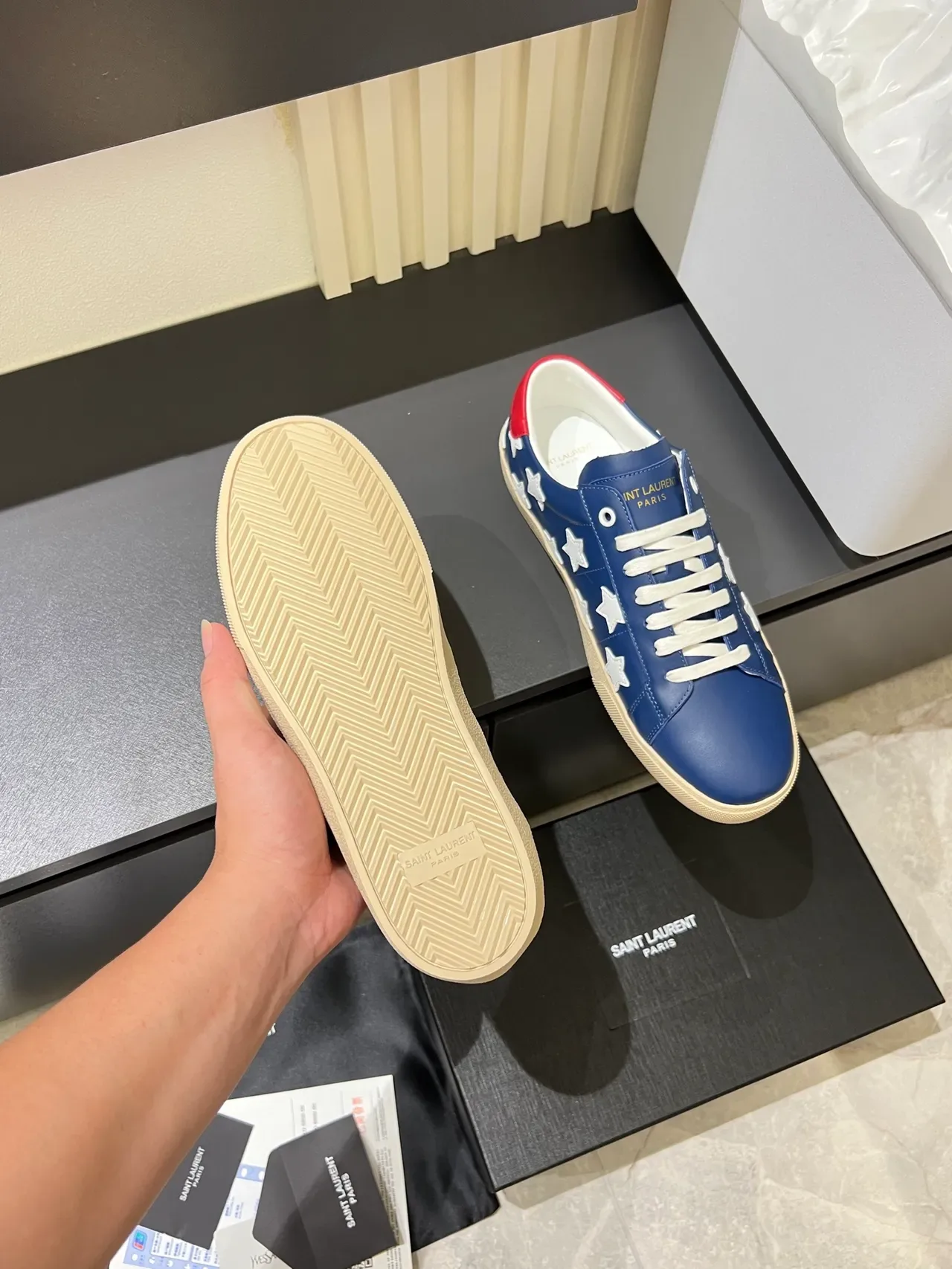 Saint Laurent 蓝红皮革鞋面星形刺绣图案生活方式运动鞋 4