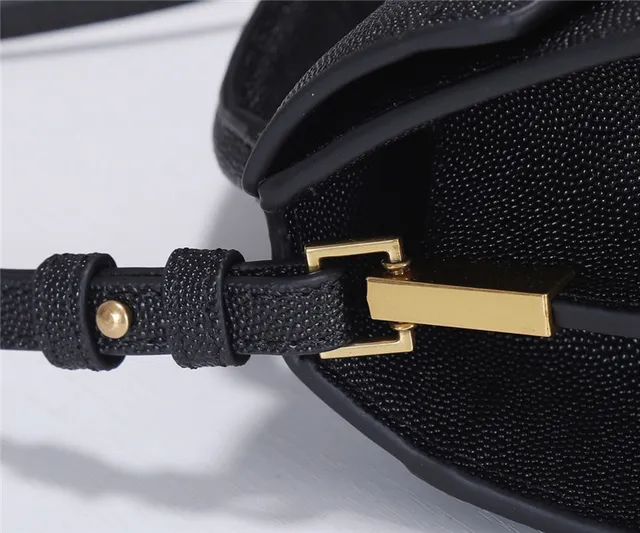 Saint Laurent Loulou 黑色纹理皮革手柄托特包 12
