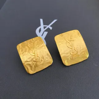 Saint Laurent Monogram Square Hammered Gold कान