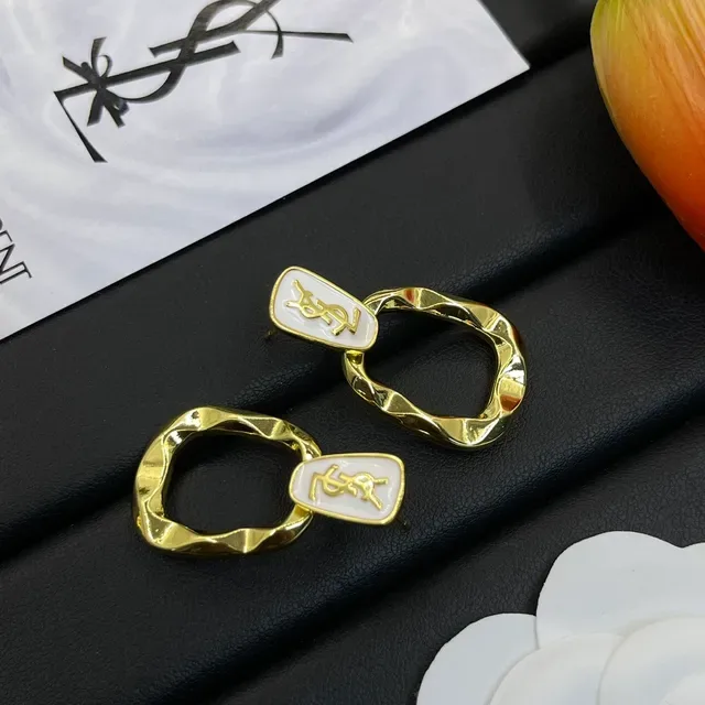 Saint Laurent YSL Logo أقراط حلقية هندسية من مينا وذهبي اللون 6