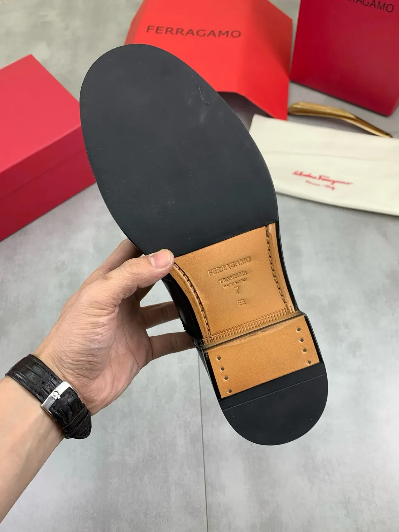 Salvatore Ferragamo Noir Brogue à aile complète 3