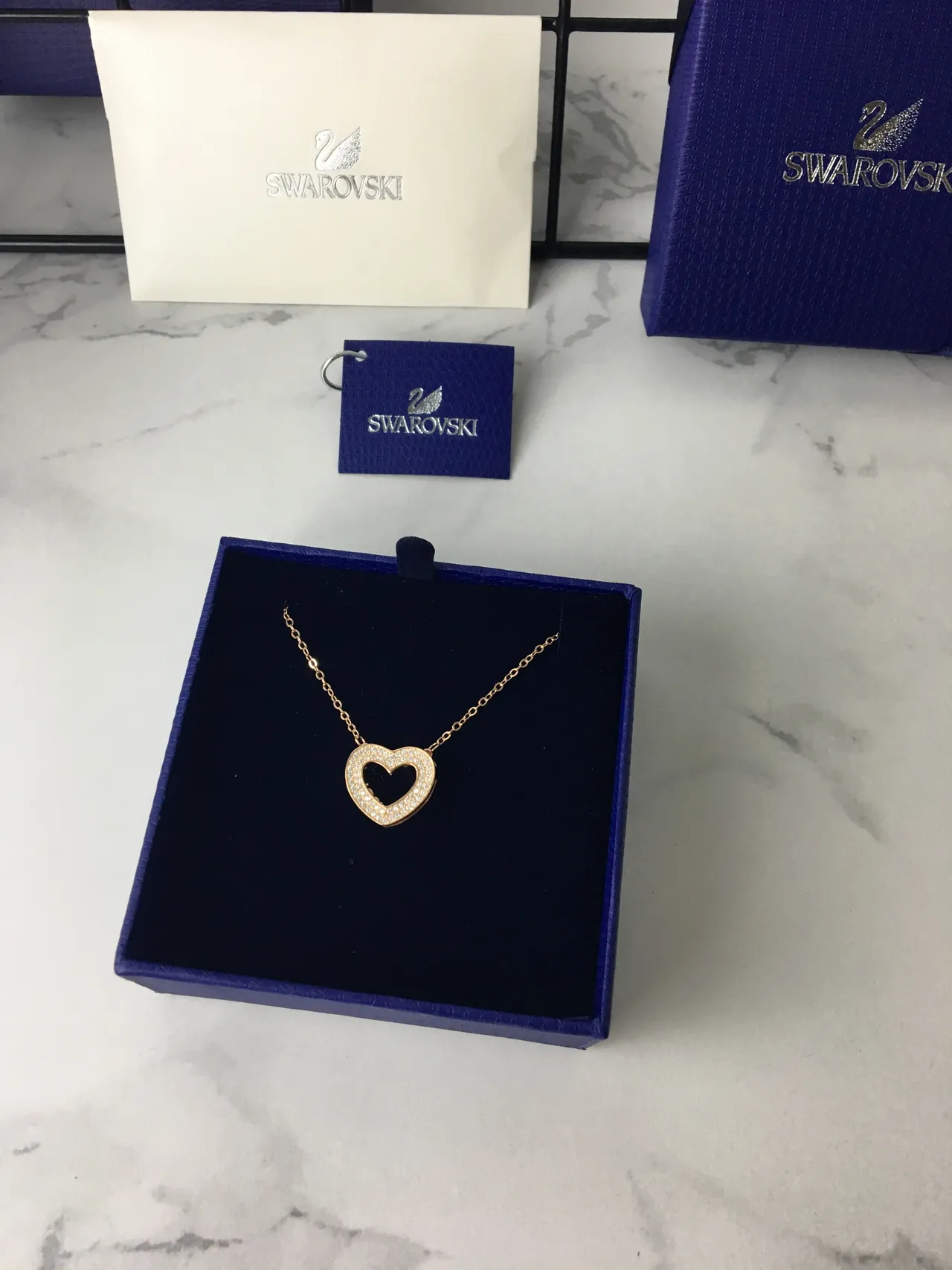 Swarovski Colar com coração aberto pavé cristais tom dourado rosa 3