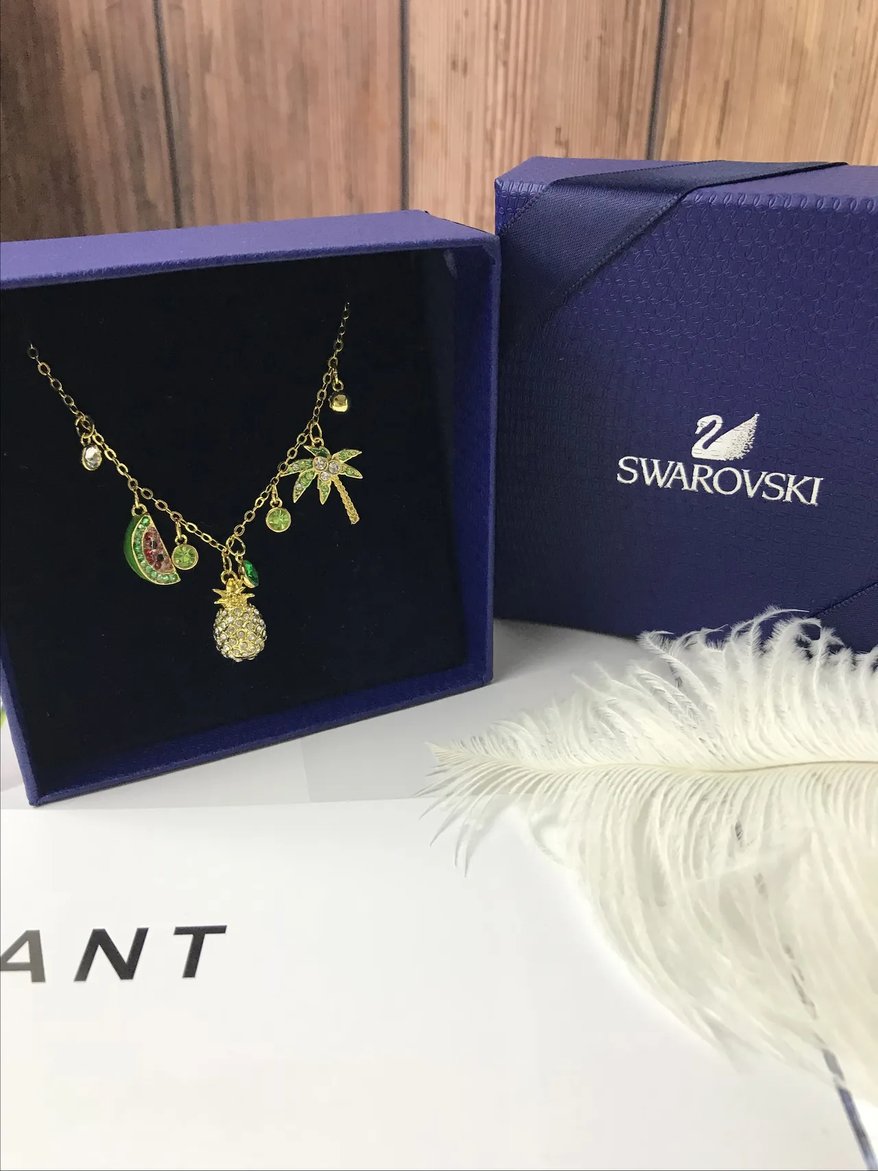Swarovski Encanto Tropical Collar de Cristal con Acabado Dorado 3