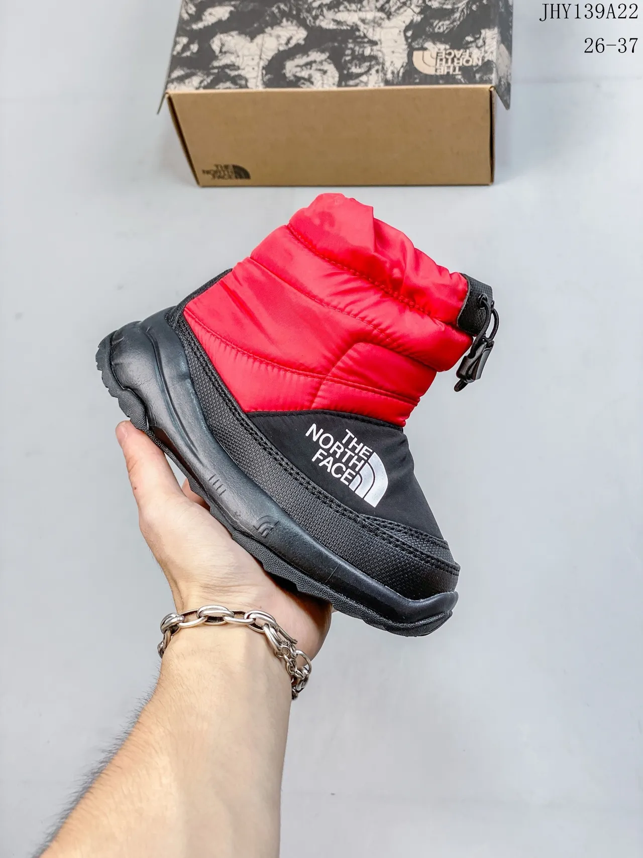 The North Face 儿童 Nuptse Boot 紫色黑色雪靴 6