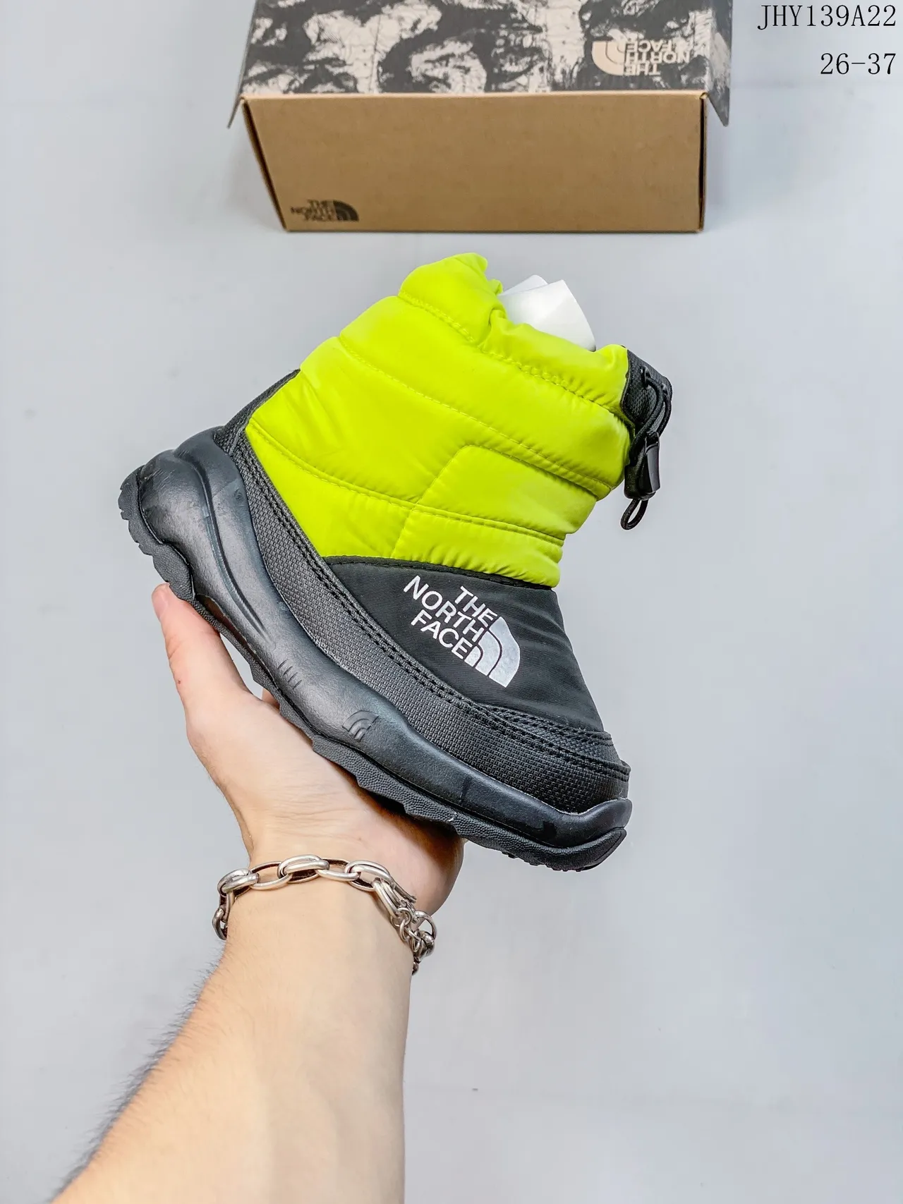 The North Face 儿童 Nuptse Boot 紫色黑色雪靴 7