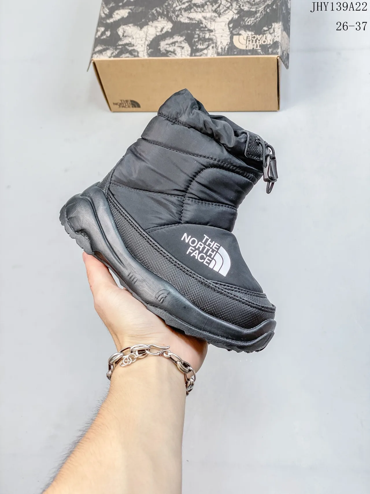 The North Face 儿童 Nuptse Boot 紫色黑色雪靴 8