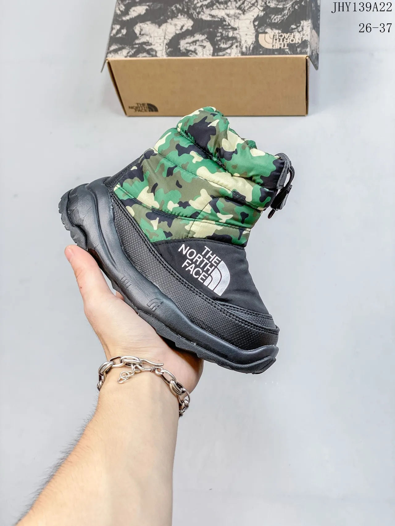 The North Face 儿童 Nuptse Boot 紫色黑色雪靴 10