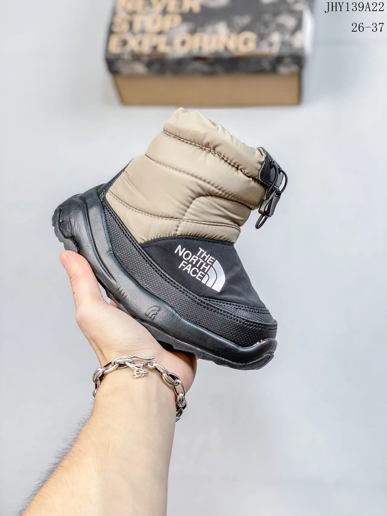 The North Face 儿童 Nuptse Boot 紫色黑色雪靴 11