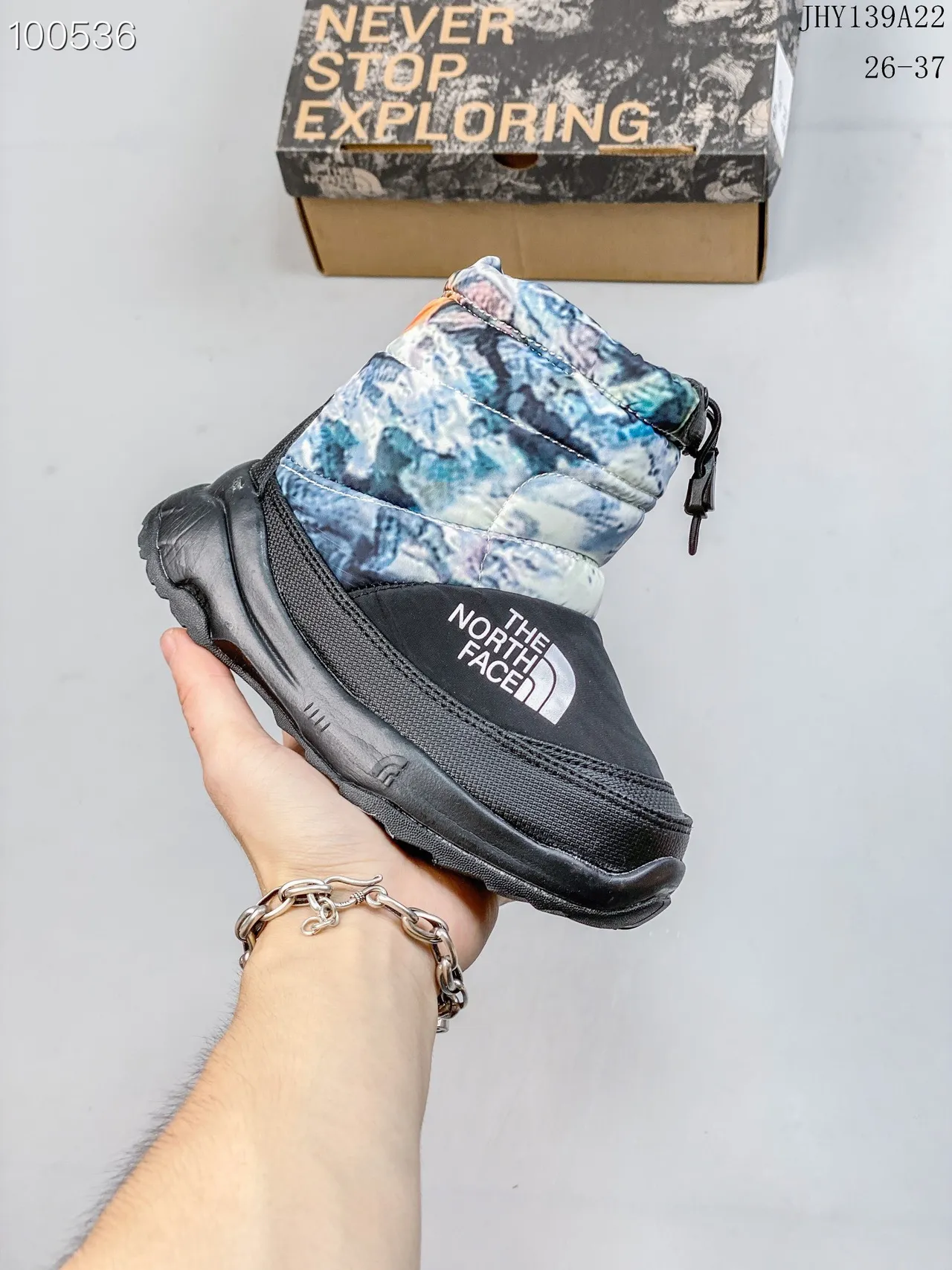 The North Face 儿童 Nuptse Boot 紫色黑色雪靴 12