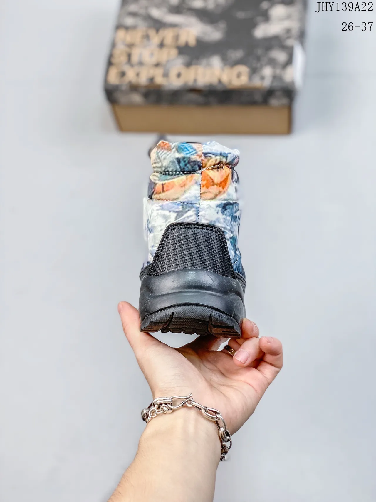 The North Face 儿童 Nuptse Boot 紫色黑色雪靴 16