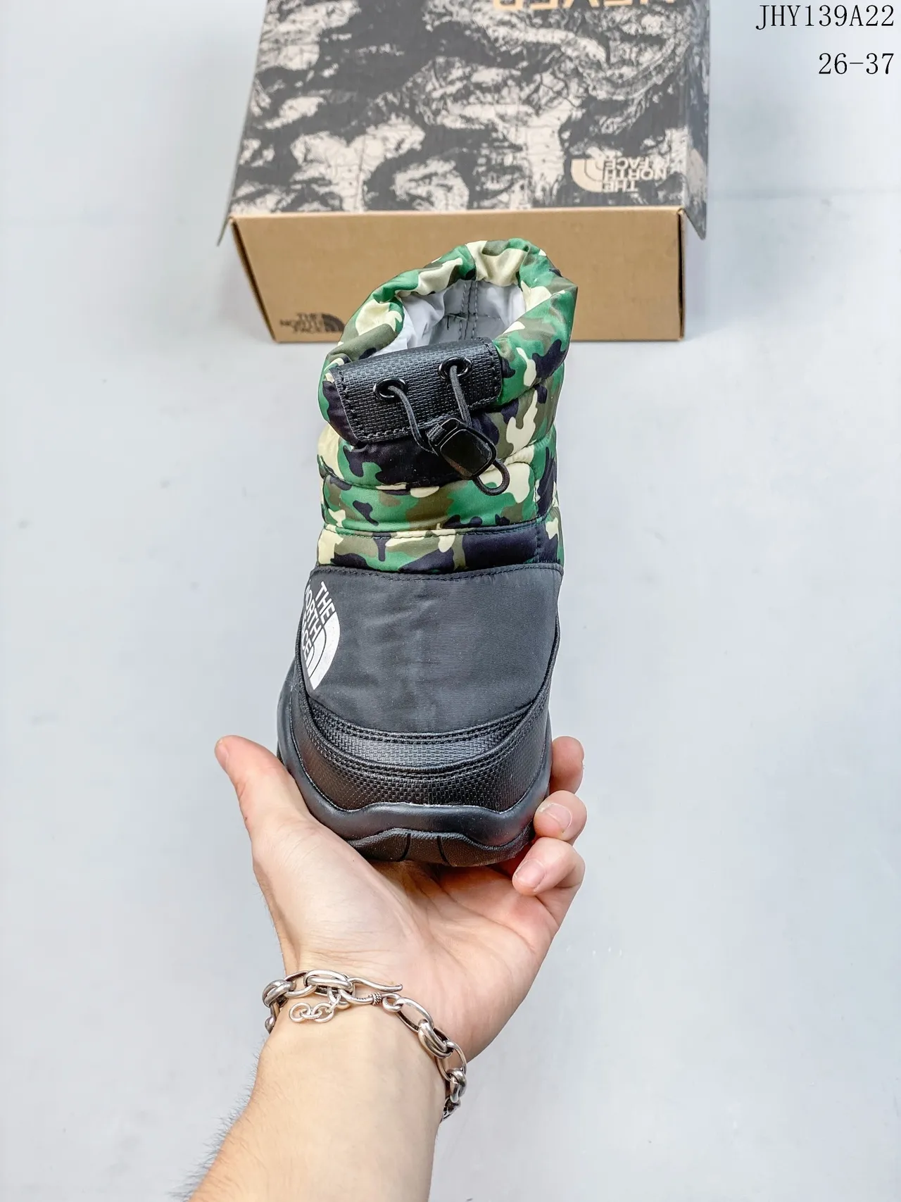 The North Face 儿童 Nuptse Boot 紫色黑色雪靴 18