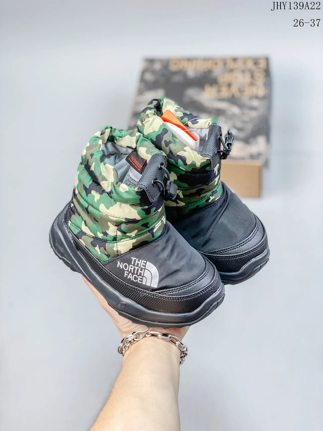 The North Face 儿童 Nuptse Boot 紫色黑色雪靴 21