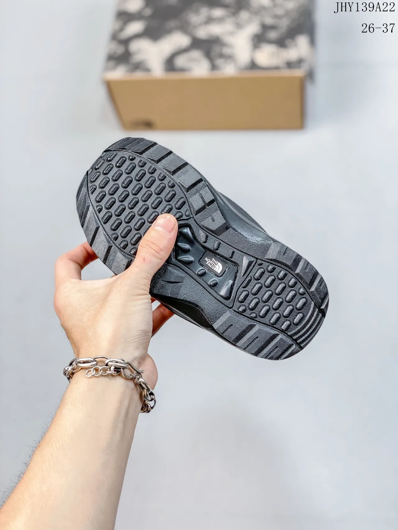 The North Face 儿童 Nuptse Boot 紫色黑色雪靴 24