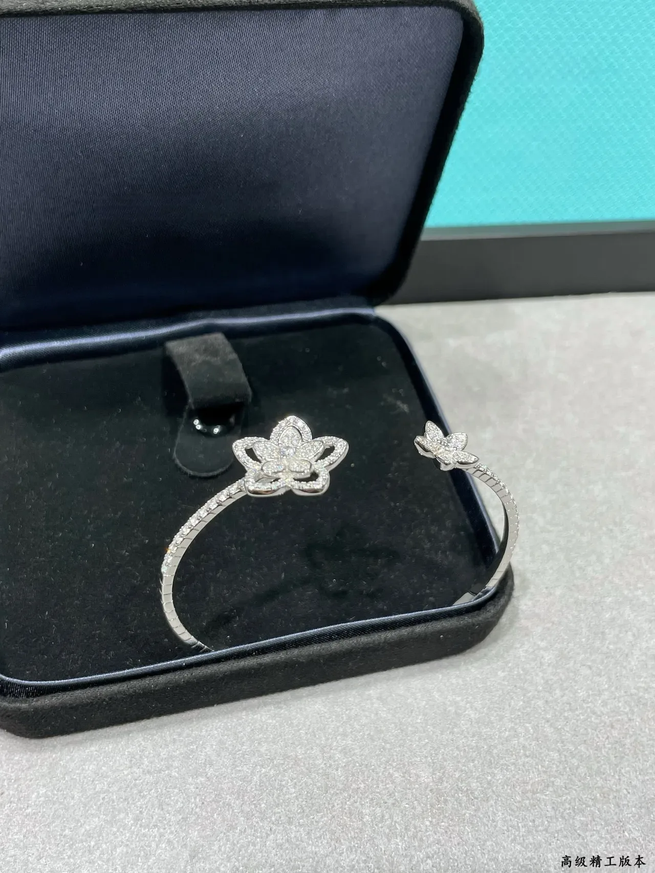 Tiffany & Co. Floral Bangle Silver White Flower-Shaped Pavé-Set Diamonds Bracelet 8