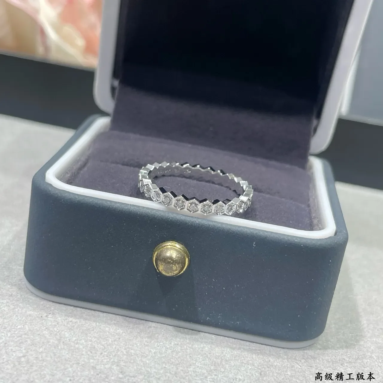 Tiffany & Co. সোনা রূপার হেক্সাগনাল হানিকম্ব ব্যান্ড পাভে-সেট ডায়মন্ডস আংটি 7