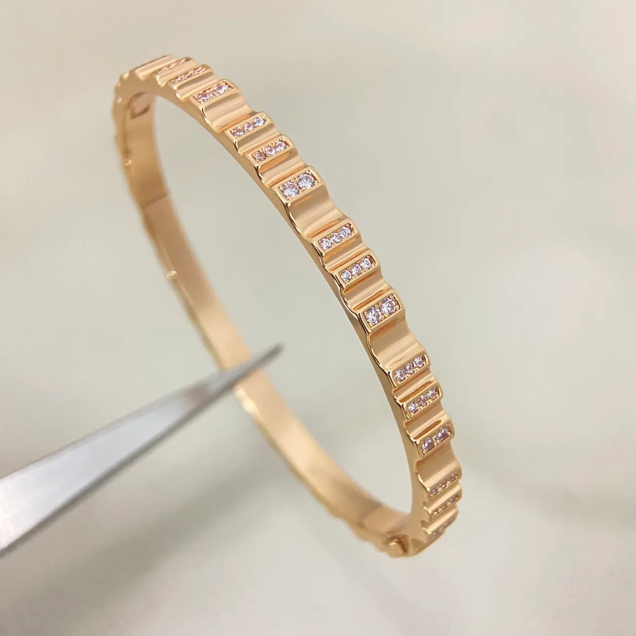 Tiffany & Co. HardWear Pavé Segment ব্যাঙ্গল 3