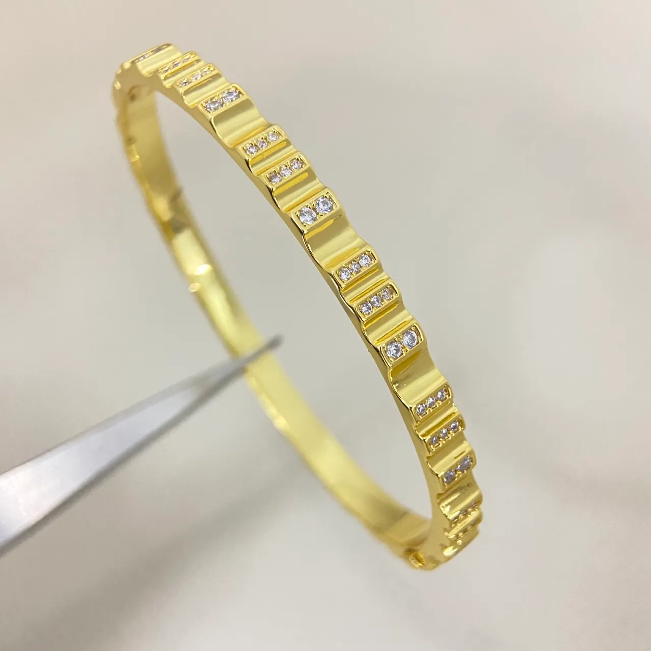Tiffany & Co. HardWear Pavé Segment ব্যাঙ্গল 6
